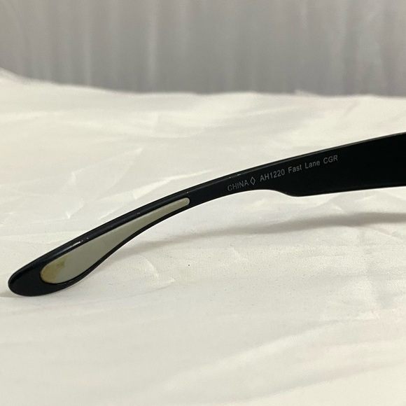 Foster Grant Fast Lane AH1220 CGR sunglasses - Picture 8 of 11